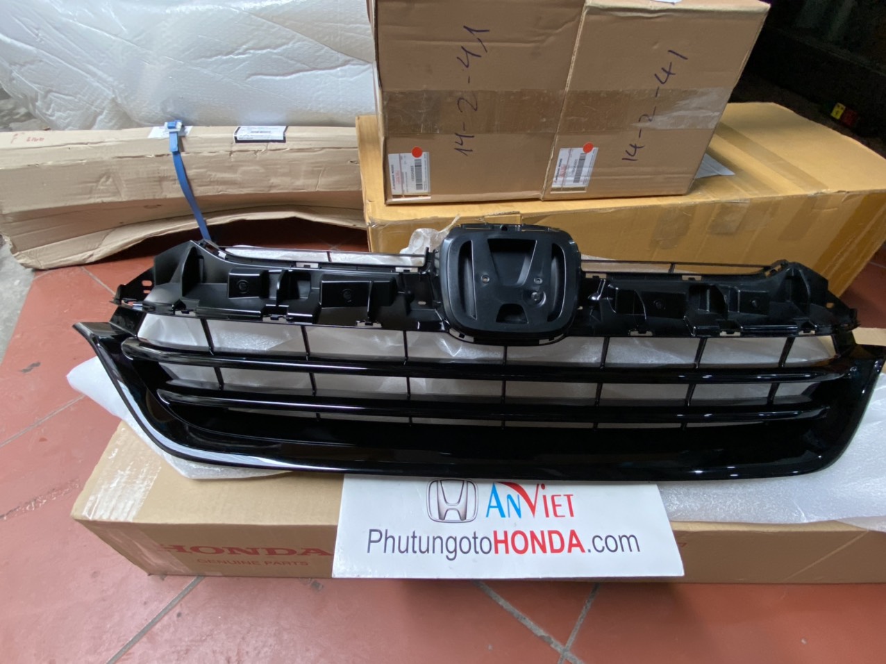 Mặt ca lăng phần đế xe Honda CRV 2018-2019